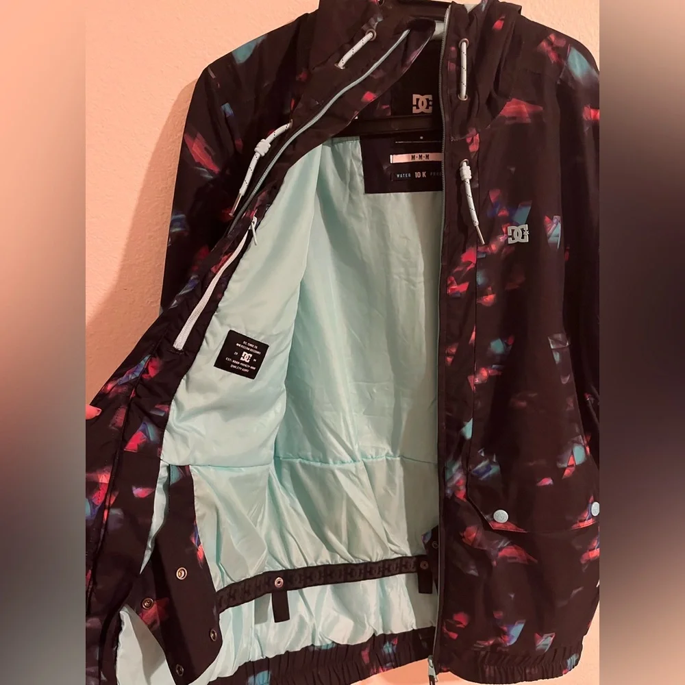 DC Riji Snowboard Jacket - Picture 3 of 3
